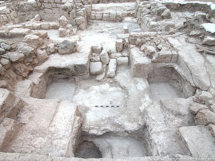 An overview of an archeological site that has revealed a large mausoleum uncovered by the Israel Antiquities Authority while searching for the real location of the Tomb of the Maccabees in Modi'in, Israel, September 21, 2015.