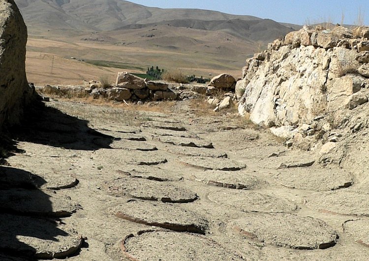 2,800-year-old Urartu storage jars