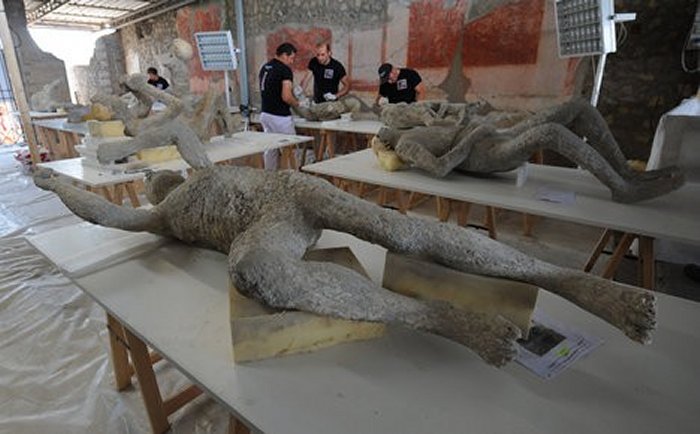 A new project is performing CAT scans on the plaster casts of the victims of Pompeii. Photo: Mario Caporta/AFP