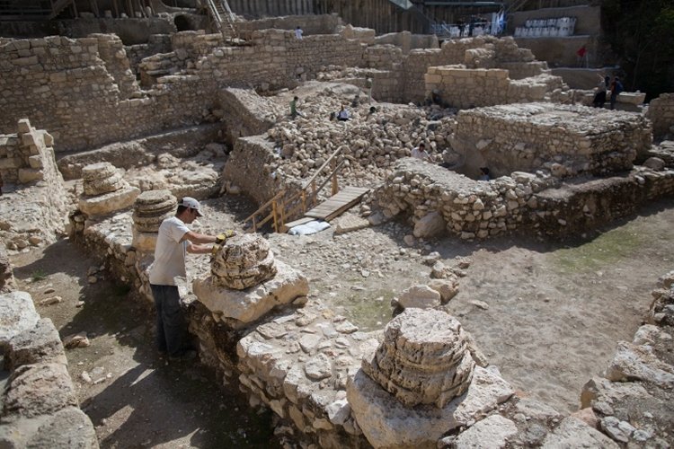 A general view of a digging site of the remains of a citadel used by the Greeks more then 2,000 years ago to control the Al Aqsa mosque, also known as the Temple Mount at the City of David near Jerusalem Old City on November 3, 2015. Photo Credit: Israel Antiquities Authority