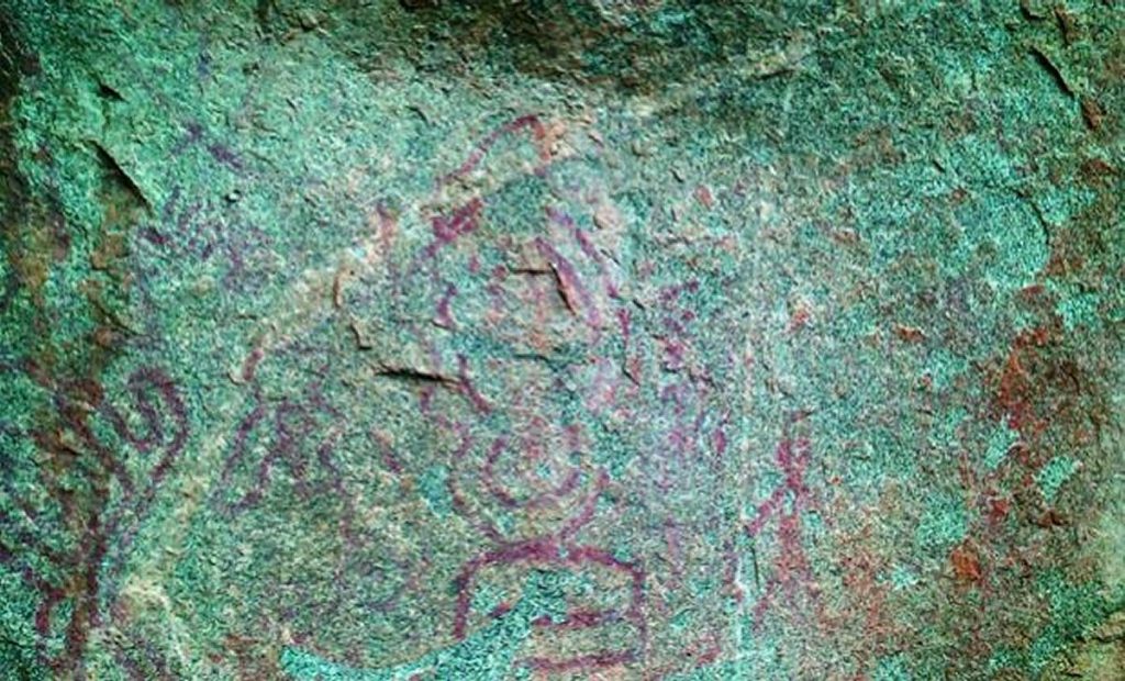The rock art is datable to the period between 10000 – 8000 BC.