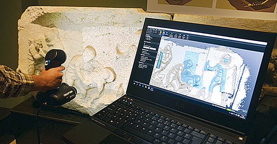 The goal was to turn the artifacts into digital models so people would be able to “visit” them on the Internet. Photo: AA Photos