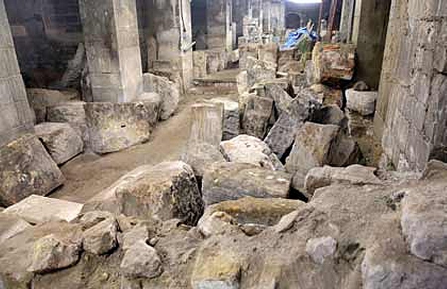 Archaeologists will investigate the condition of the Roman masonry, examine the materials used to backfill the baths, and record those elements that were less well-recorded in the past. Credits: Bath and North East Somerset Council