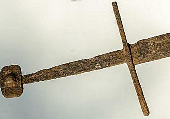 Corroded but well-preserved sword discovered . Image credit: Photo: PAP/ Wojciech Pacewicz