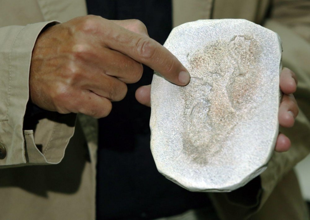"The footprints, left one after the other, indicate that this creature was perfectly adapted to moving swiftly across the land in a two-footed position. From this point of view, we are dealing with our family, our relatives"
