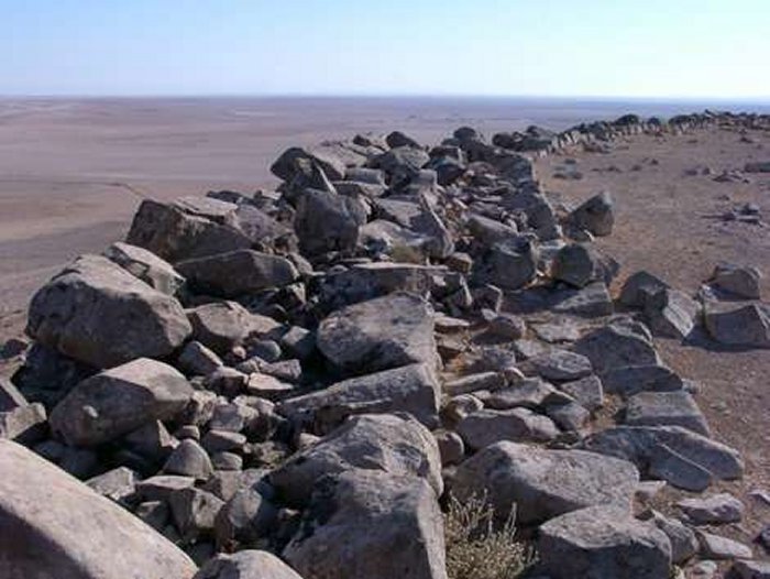 The thickness of the northern wall of Qal'at al-Rahiyya. © M.-O. Rousset mission Marges arides
