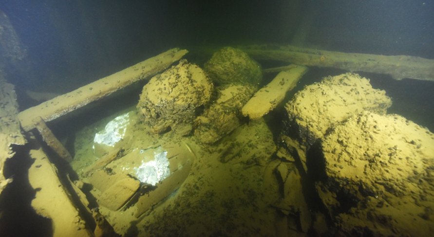Barrels containing osmond iron and tar. Photo: Jim Hansson/Swedish National Maritime Museums