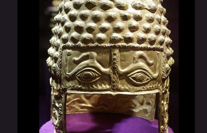 Ancient Dacian Gold Helmet With Piercing Evil Eyes
