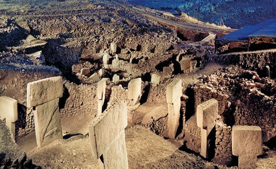 Remains at the site indicate that Göbekli Tepe was constructed by hunter-gatherers (the presence of such quantities of wild animal bones indicates that they had not yet domesticated animals or begun farming.
