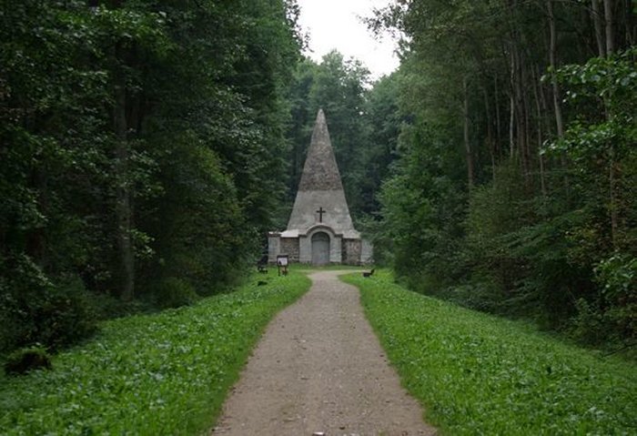 Rapa pyramid in Poland. Image credit: Wikipedia