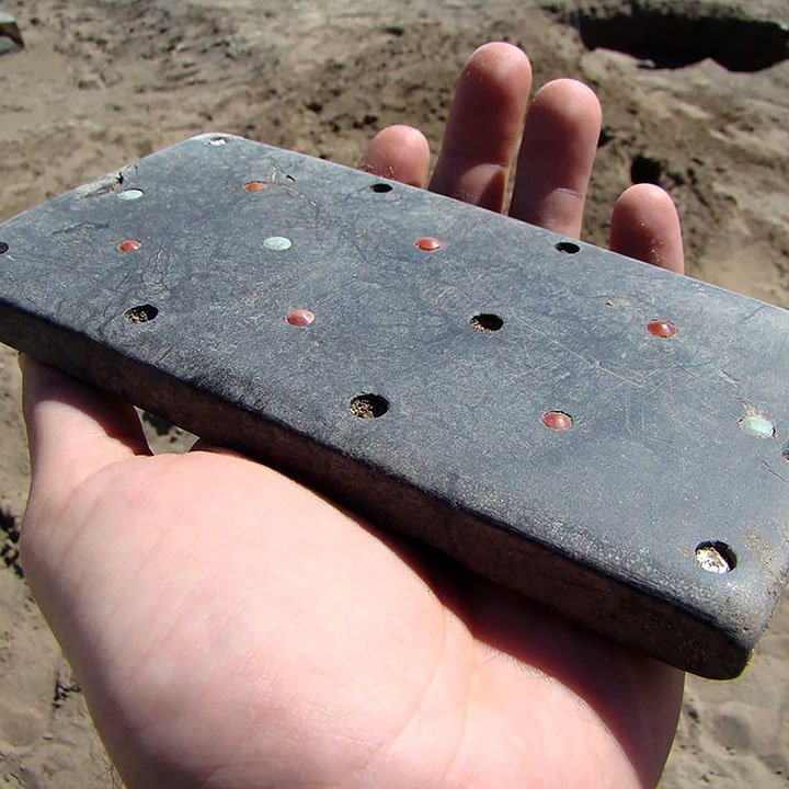 Ancient ‘iPhone-Like’ Artifact Discovered At The Russian Atlantis