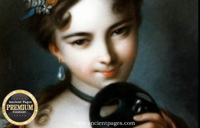 Why Was The Moretta Mask So Popular?