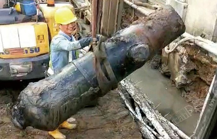the old cannon dug out by an excavator on a construction site in the Inner Harbour area