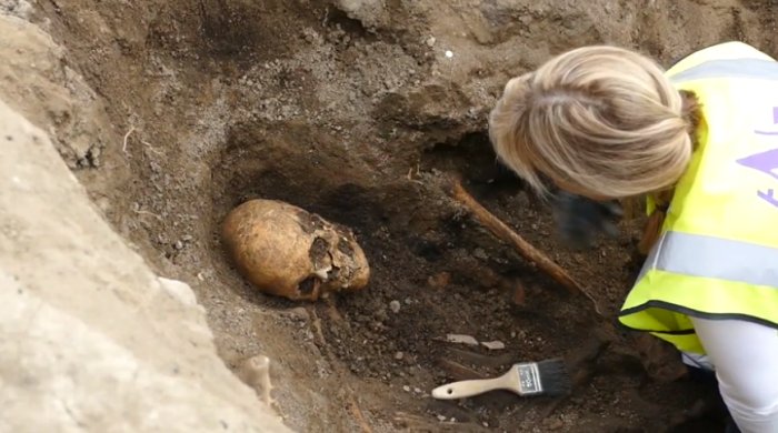 Rare Viking Ship Burial At Gamla Uppsala Reveals Its Secrets – What’s Inside? 