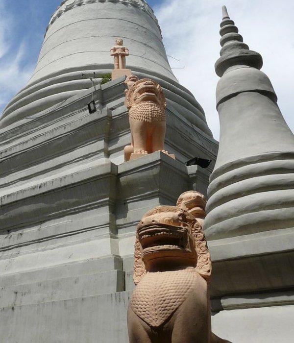 Pagoda of Wat Phnom. 'Grandmother Penh' set up a sanctuary here to house five statues of The Buddha, found washed up in the trunk of a koki tree along the nearby Tonle Sap river.