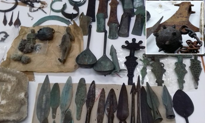 Serbian Customs seized an archaeological collection that they illegally tried to import into the country under the guise of a cargo of Parquet from Ukraine.