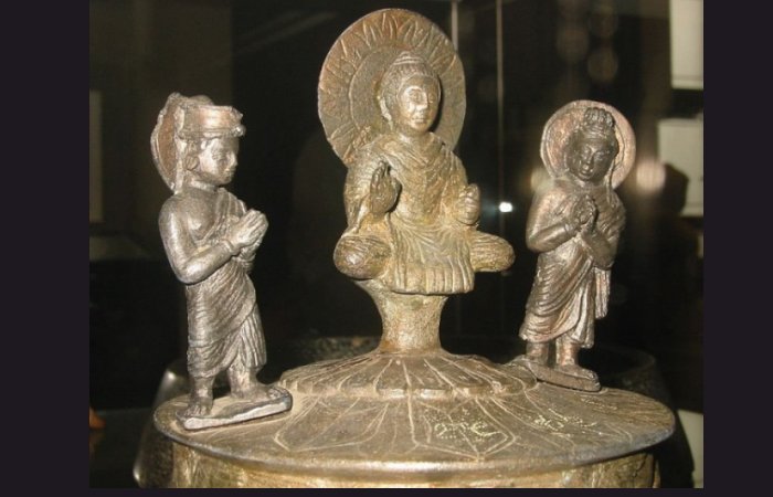 Kanishka Casket - Beautiful Ancient Buddhist Treasure In Gilded Copper