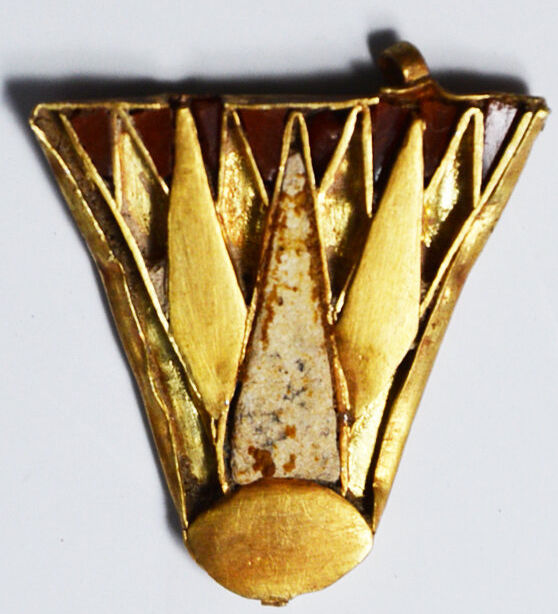 Stunning Gold Jewelry And Artifacts From The Time Of Nefertiti Found In Bronze Age Tombs In Cyprus
