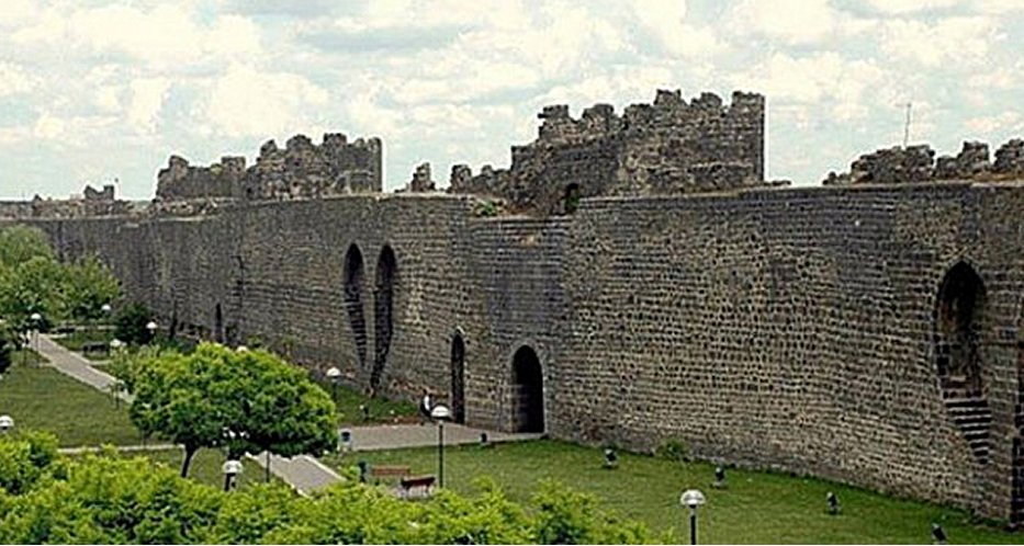 The fortified city of Diyarbakır and the landscape around has been an important centre since the Hellenistic period