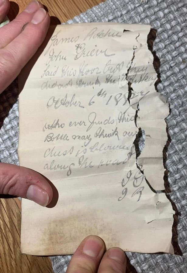 Amazing Victorian Time Capsule - 135-Year-Old Message In A Bottle Found In Edinburgh