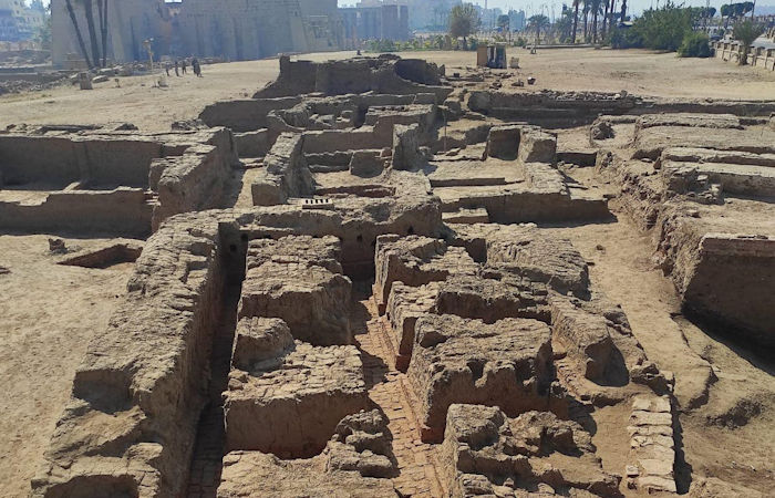 Major Discovery Of A Complete Ancient Roman City In Luxor, Egypt