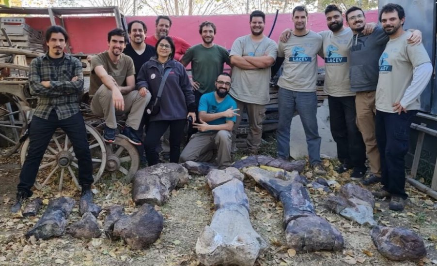 A Giant New Species Of Long-Necked Herbivorous Dinosaur - Discovered By Argentine Paleontologists