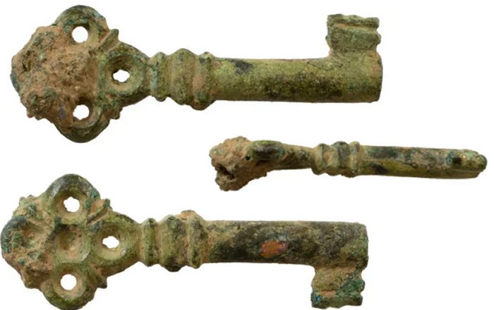 Intriguing Beautiful Medieval Key Discovered In Claverham Village, UK