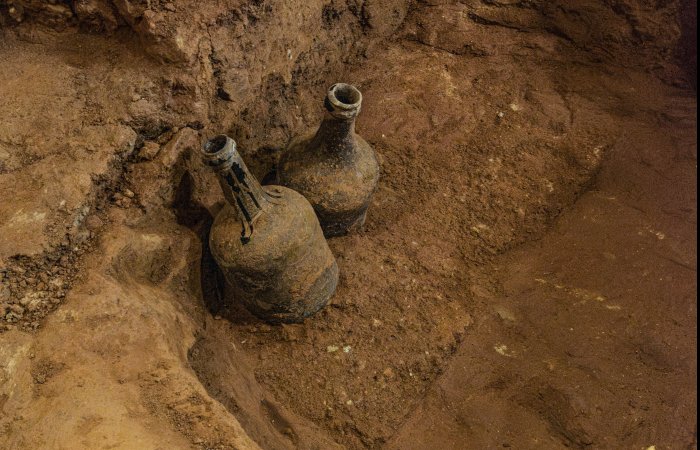 European-Made Sealed Bottles Of Cherries Dated To The 1700s Found At Washington’s Mount Vernon