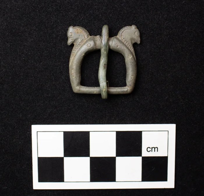 Roman Villa Full Of Miniature Votive Axes, Curse Tablets And Strange Artifacts Discovered In Oxfordshire