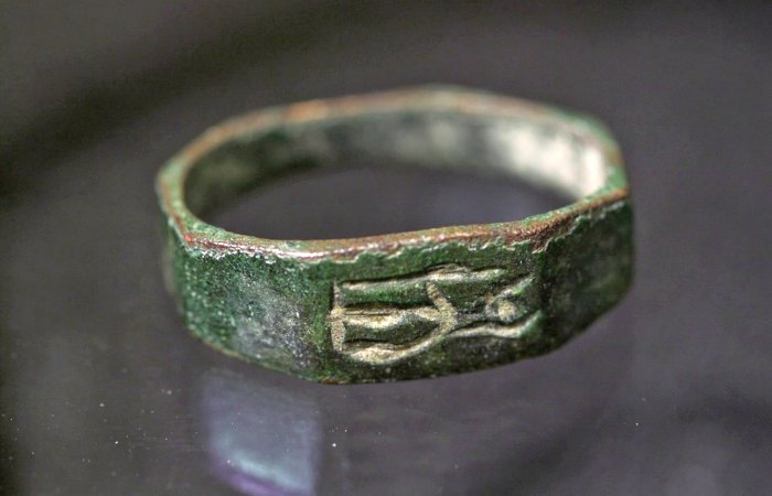 Child Finds Impressive 1,800-year-Old Ring Engraved With Minerva Goddess On Mount Carmel, Israel
