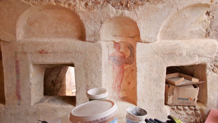 Never-Before-Seen Roman-Era Wall Paintings Discovered In Ashkelon Revealed To The Public For The First Time
