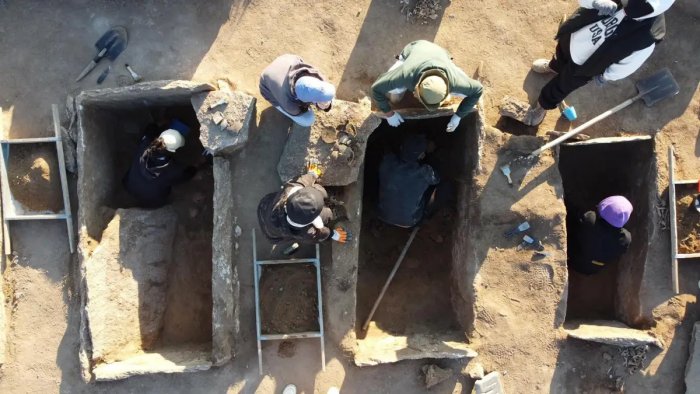 Mysterious Bronze Age Face Carved In Rock Found And Rare Artifacts Found In Kazakhstan