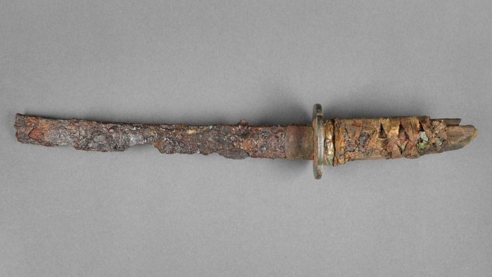 Amazing Discovery Of A Wakizashi, Japanese Sword In Berlin-Mitte