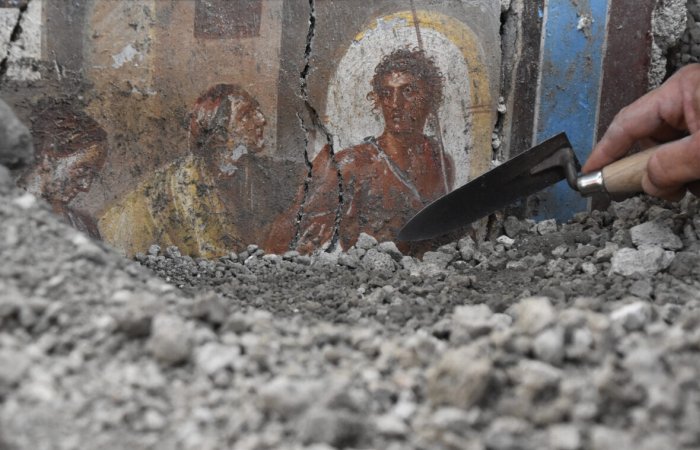 Small House With Beautiful Mythical Frescoes Discovered In Pompeii