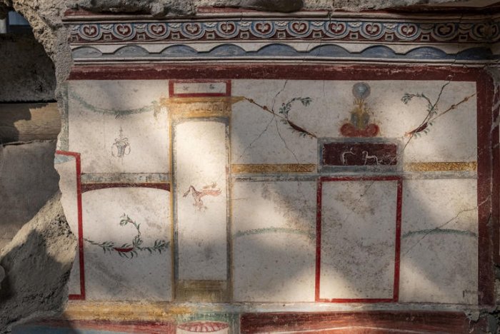 Small House With Beautiful Mythical Frescoes Discovered In Pompeii