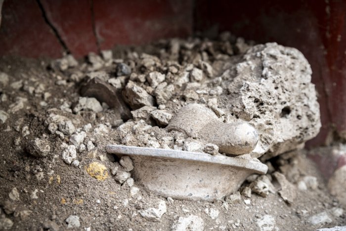 Small House With Beautiful Mythical Frescoes Discovered In Pompeii