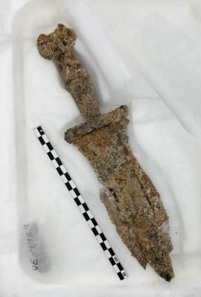 Impressive Copper Age 5,000-Year-Old Fortification With Concentric Walls, Bastions, A Shallow Grave With A Man Face Down And A Dagger - Unearthed