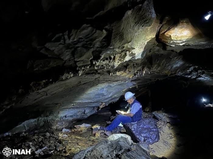 Tlayococ Cave's Hidden Chamber Was Filled With Rare Ancient Artifacts Left By The Extinct Tlacotepehua People