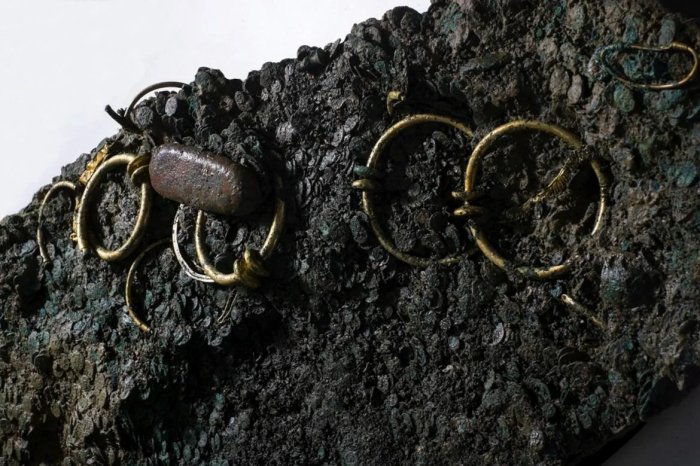 Ancient Mystery Of The Le Câtillon Hoard - The Largest Celtic Iron Age Hoard Ever Unearthed