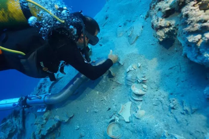 2,000-Year-Old Shipwreck With Trade Goods Found Off The Coast Of Kumluca