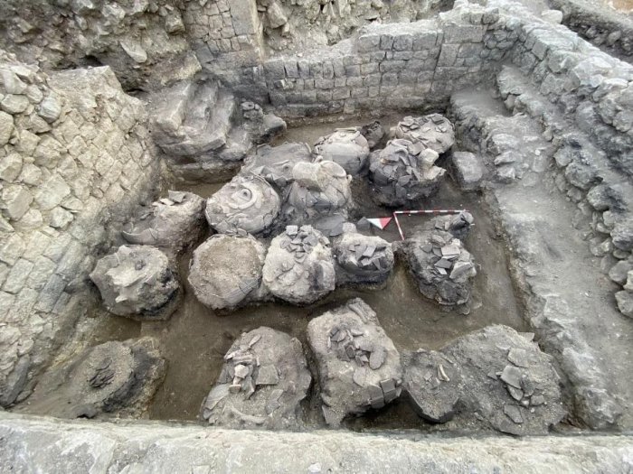 1,200-Year-Old Carbonized Bread Featuring A Rare Jesus Motif Discovered In Topraktepe, Türkiye