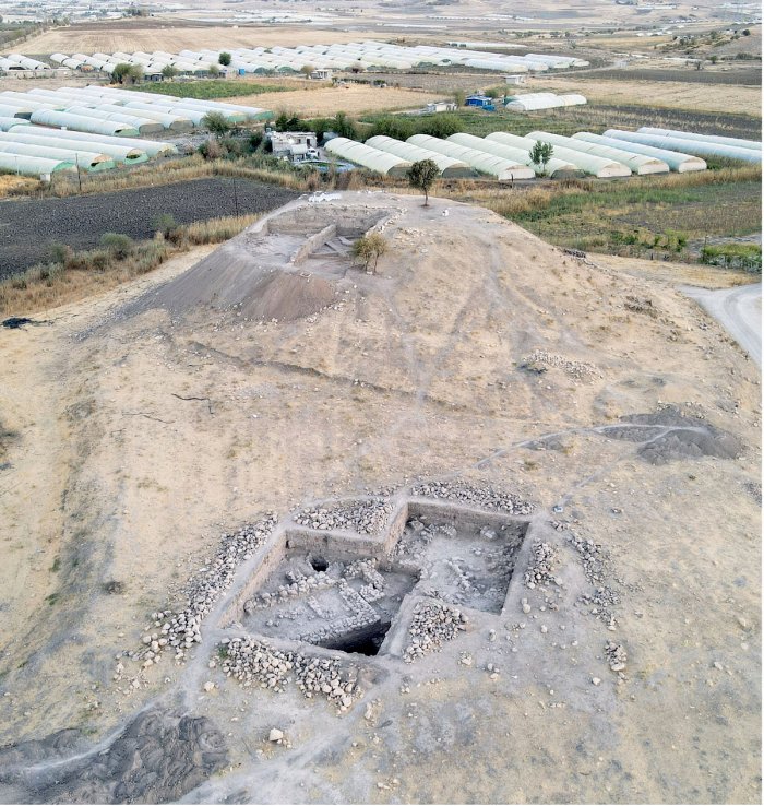 5,000-Year-Old Building And Ancient Artifacts In Mesopotamia Shed New Light On The Beginnings Of Civilization And The Uruk Metropolis
