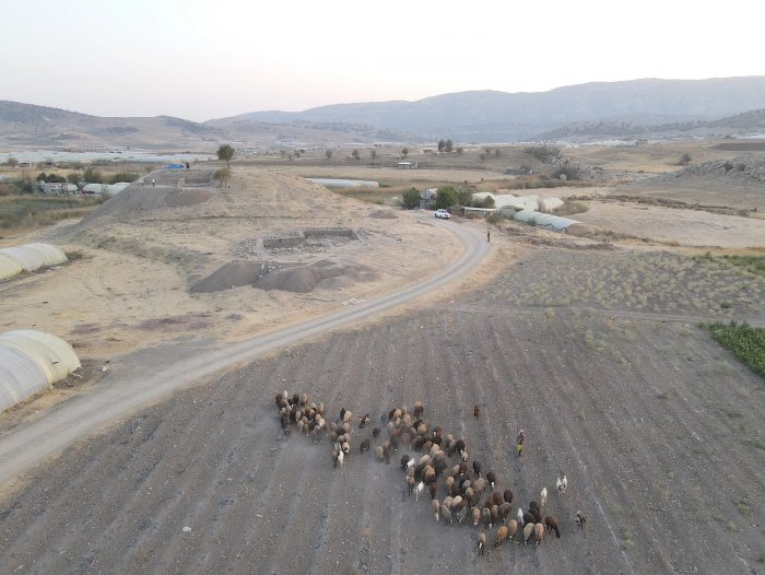 5,000-Year-Old Building And Ancient Artifacts In Mesopotamia Shed New Light On The Beginnings Of Civilization And The Uruk Metropolis