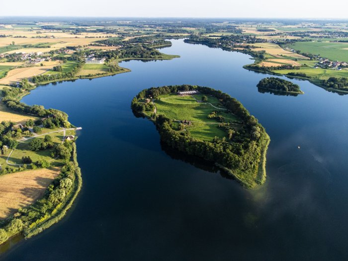Amazing Ancient Underwater Treasures Recovered From Lake Lednica, Poland - Gifts To The Gods Or Battle?
