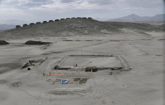 Ancient Astronomical Structure Predating The Solar Observatory Of Chankillo Discovered In Peru