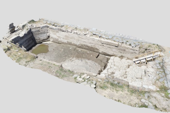 Remarkable Discovery Of A Massive Ancient Roman Water Basin In The City Of Gabii