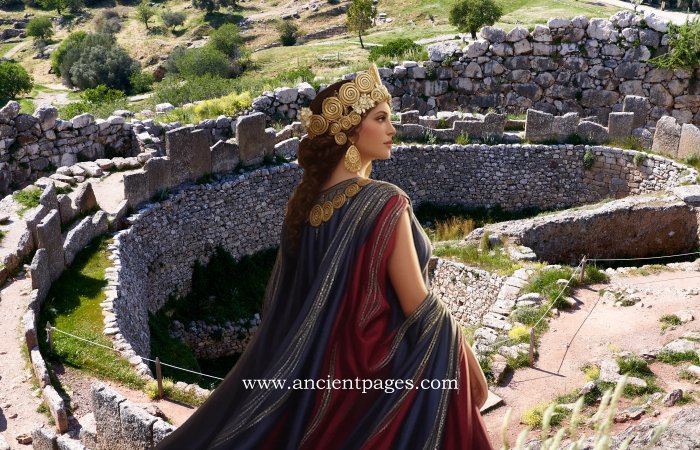A Mycenaean Queen's Mysterious Disappearance And The Strange Find In Her Coffin